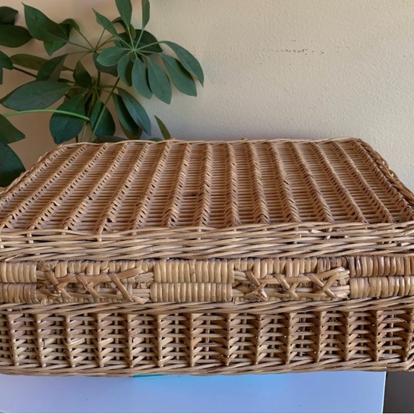 Vintage Wicker Lunchbox - Picture 2 of 6